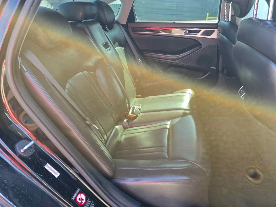 2015 Hyundai Genesis - Image 12 of 17
