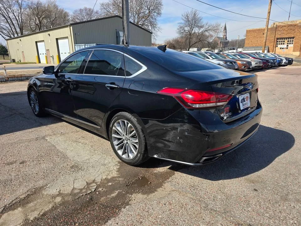 2015 Hyundai Genesis - Image 9 of 17