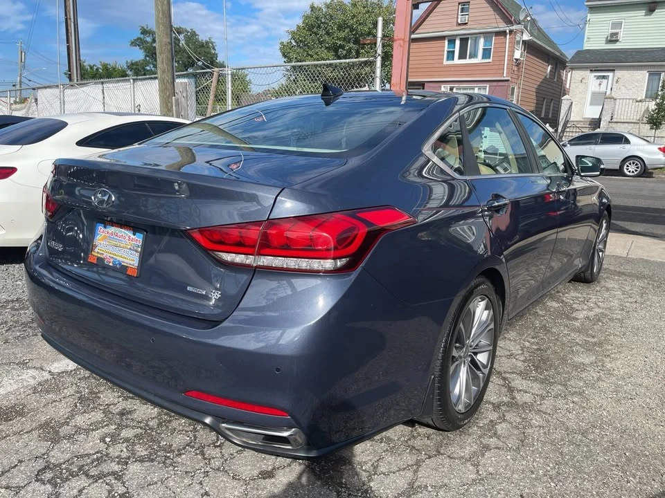 2015 Hyundai Genesis - Image 18 of 20
