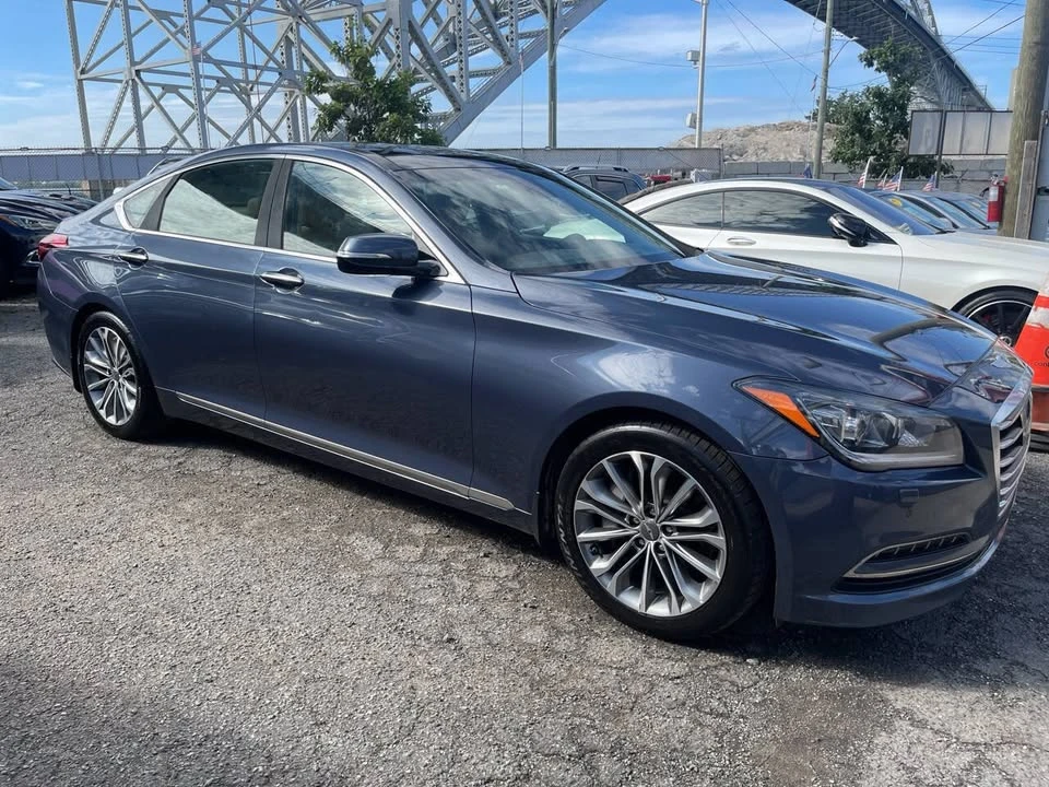 2015 Hyundai Genesis - Image 13 of 20