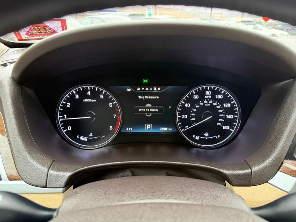 2015 Hyundai Genesis - Image 14 of 19