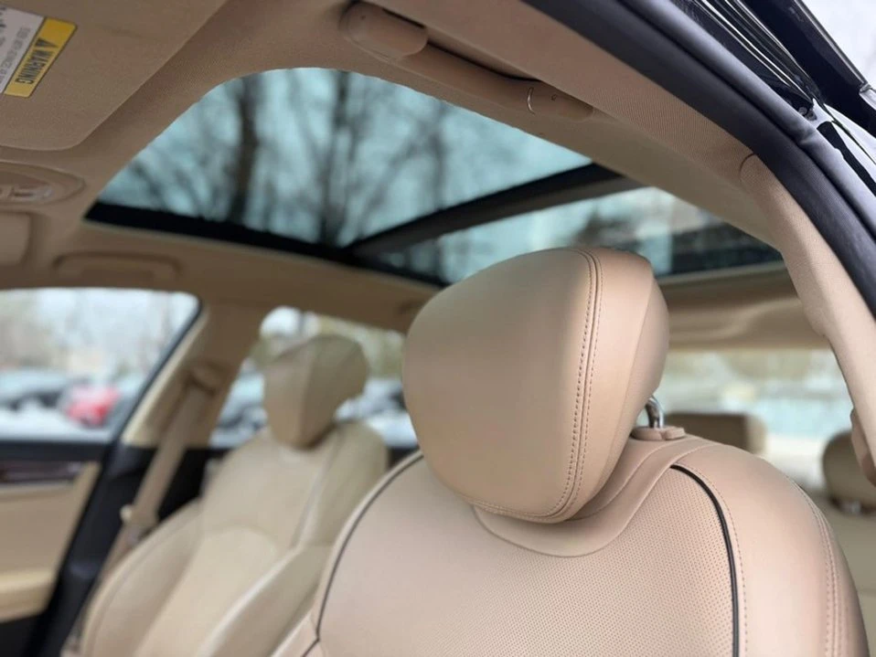 2015 Hyundai Genesis - Image 8 of 19