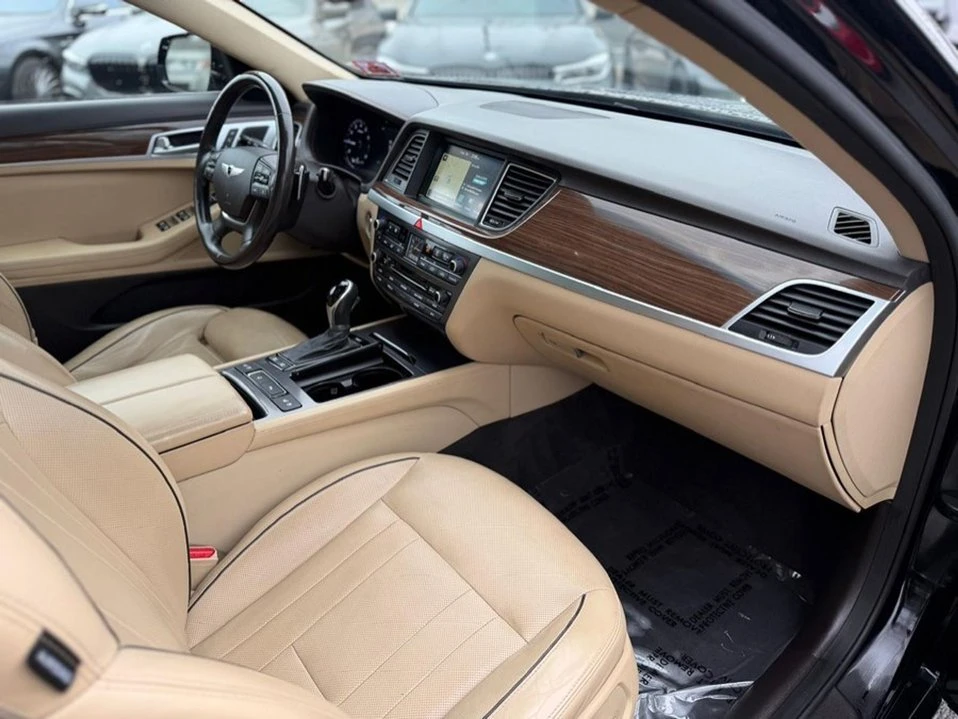 2015 Hyundai Genesis - Image 16 of 19
