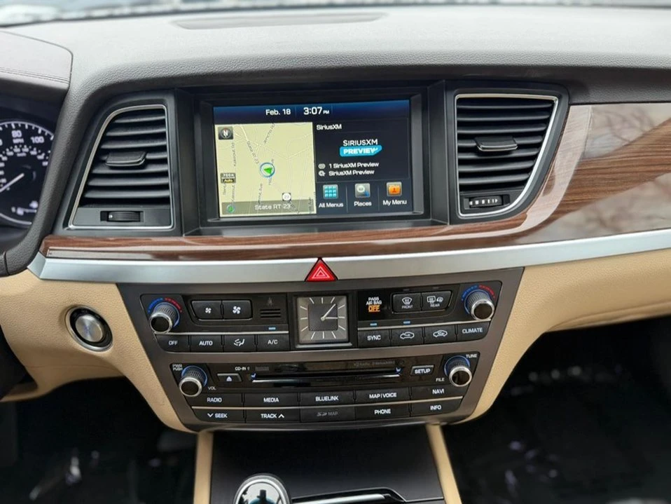 2015 Hyundai Genesis - Image 2 of 19