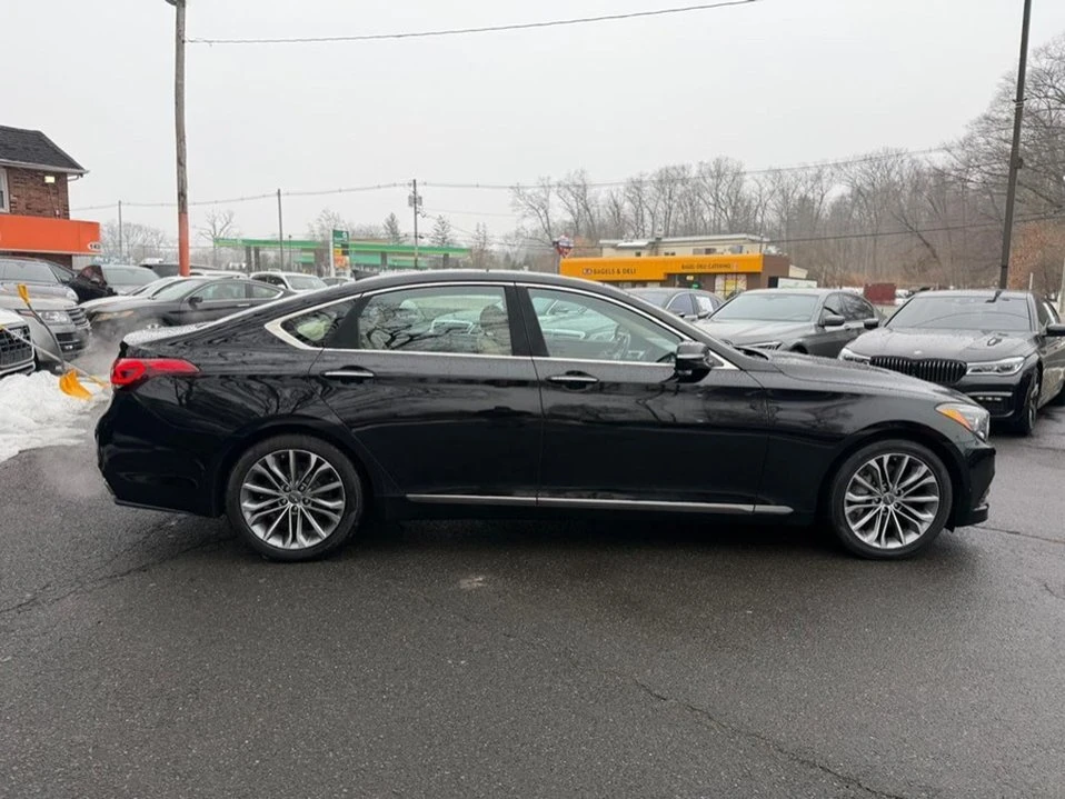 2015 Hyundai Genesis - Image 14 of 20