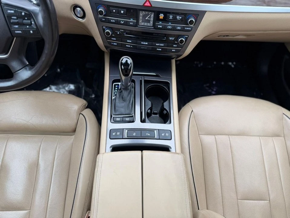 2015 Hyundai Genesis - Image 6 of 20