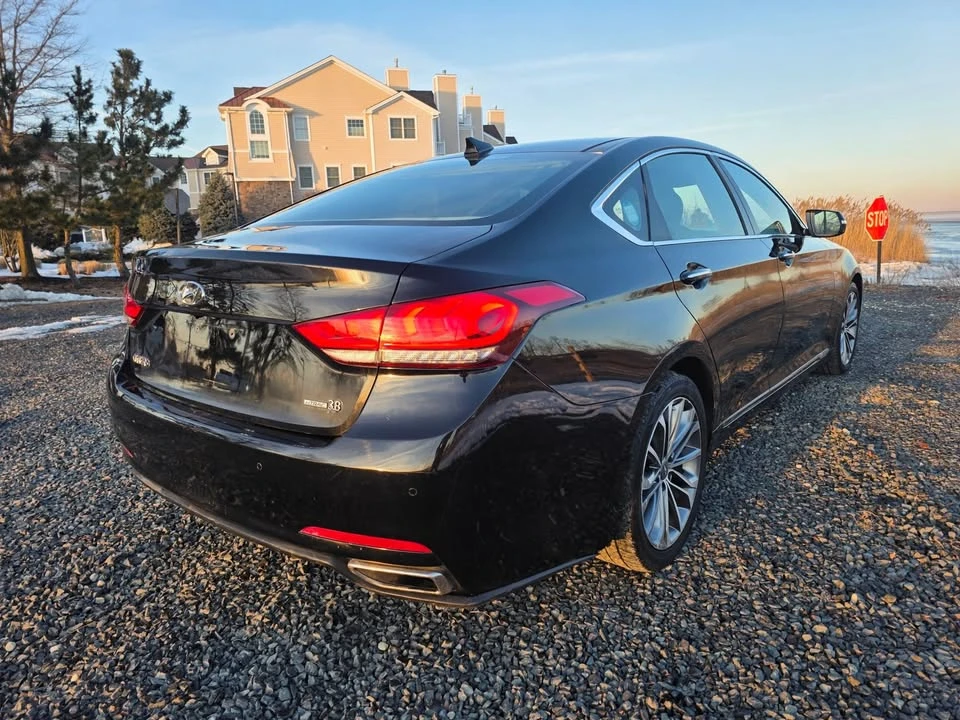 2015 Hyundai Genesis - Image 6 of 17