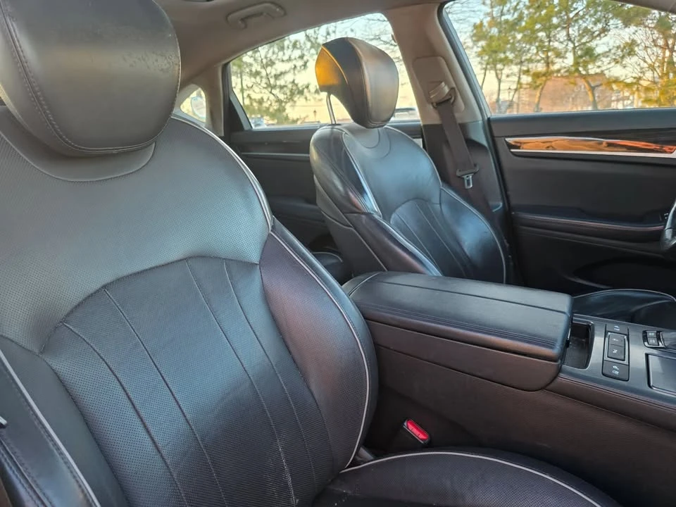 2015 Hyundai Genesis - Image 15 of 17