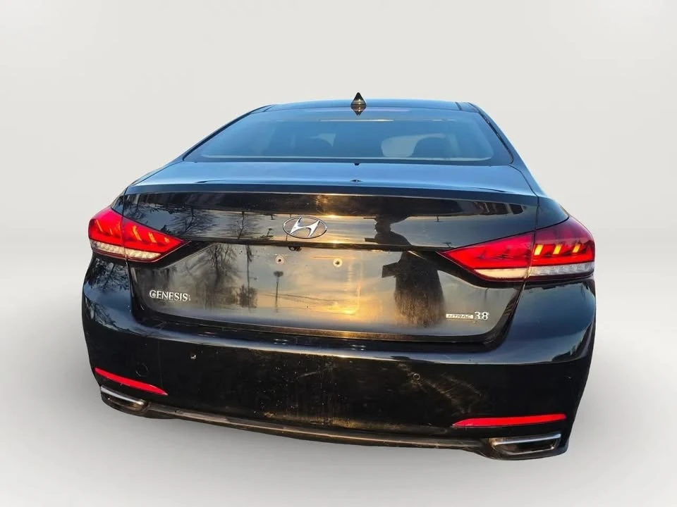 2015 Hyundai Genesis - Image 5 of 17