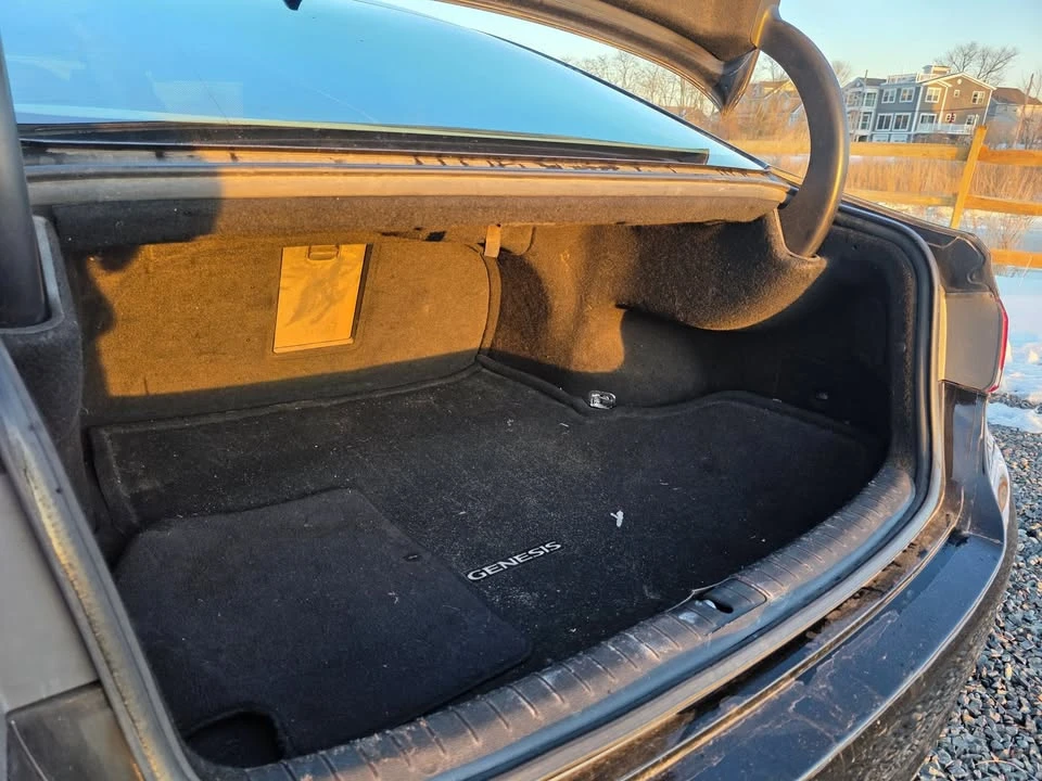 2015 Hyundai Genesis - Image 17 of 17