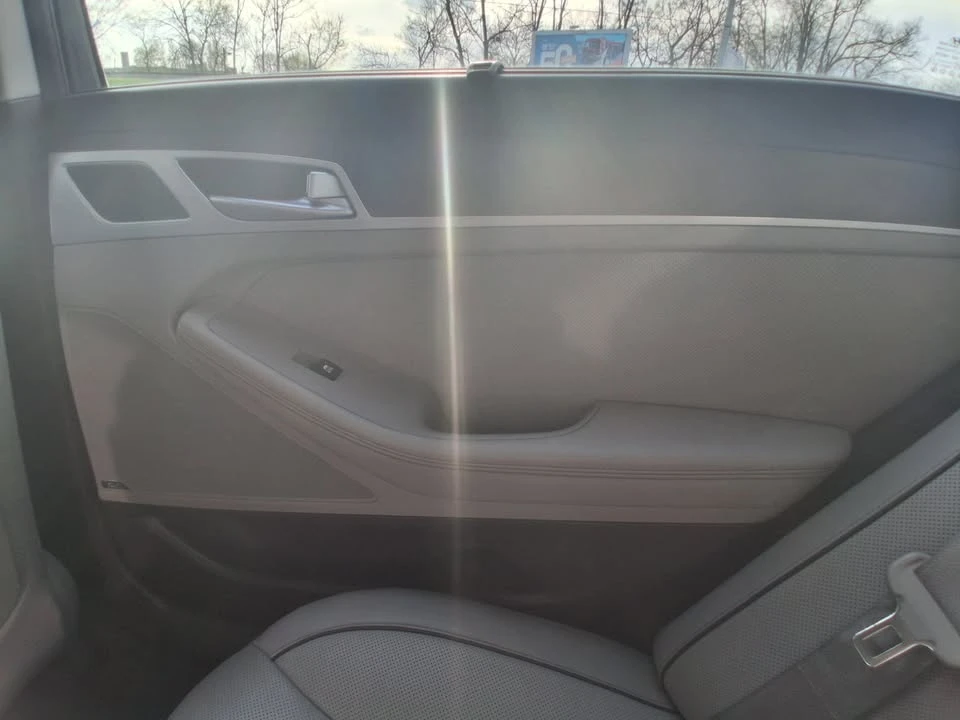 2015 Hyundai Genesis - Image 12 of 13
