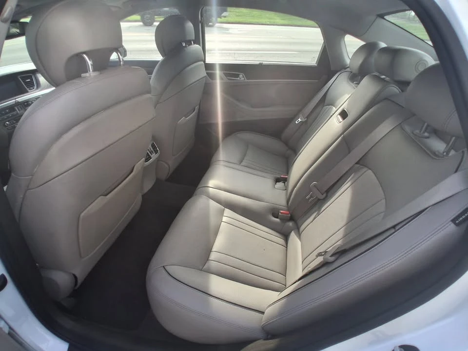 2015 Hyundai Genesis - Image 11 of 13