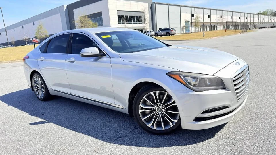 2015 Hyundai Genesis - Image 2 of 19
