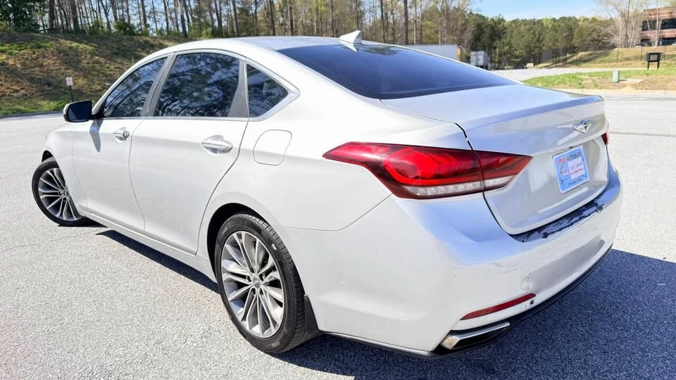 2015 Hyundai Genesis - Image 8 of 19