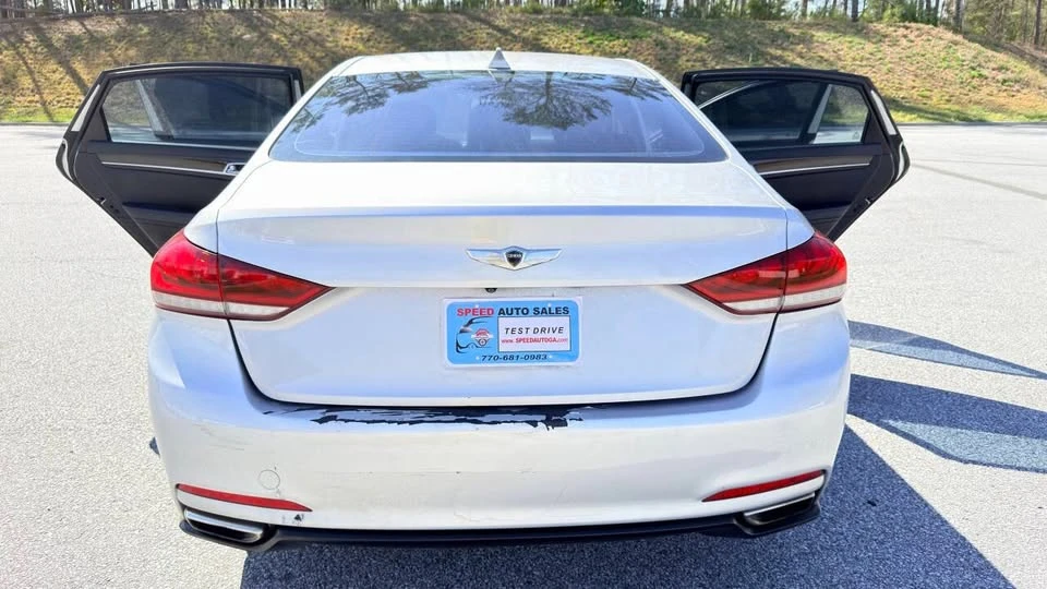 2015 Hyundai Genesis - Image 4 of 19
