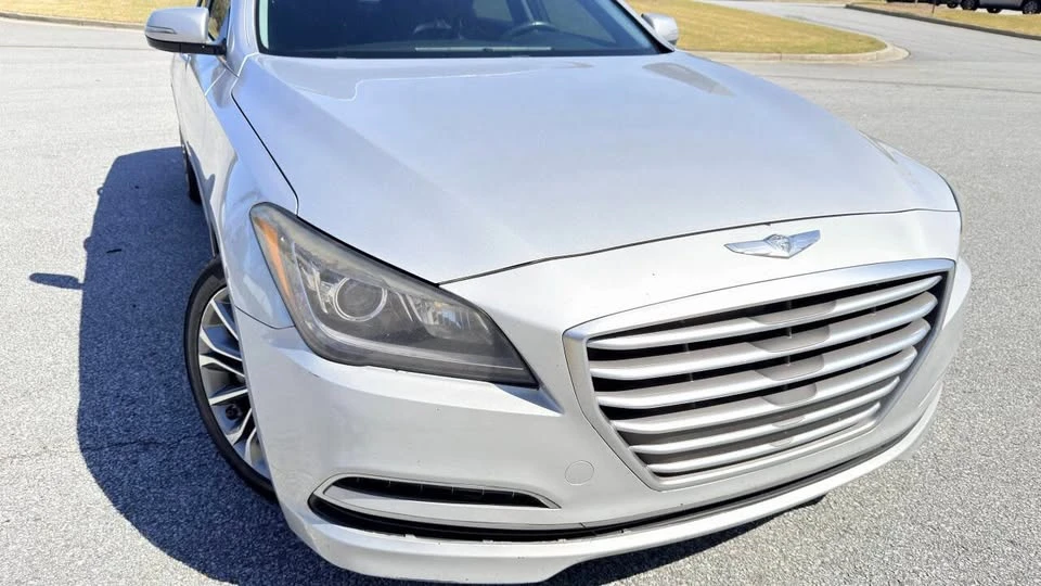 2015 Hyundai Genesis - Image 12 of 19