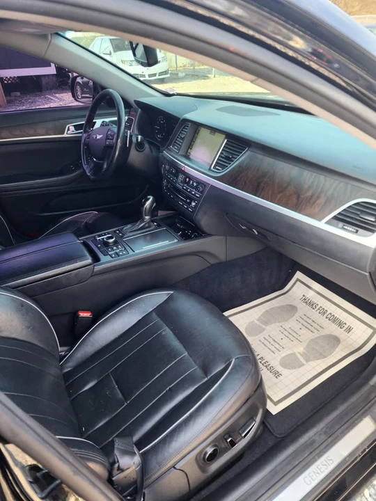 2015 Hyundai Genesis - Image 6 of 12