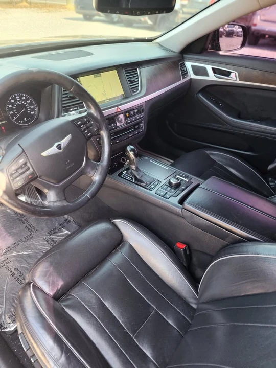 2015 Hyundai Genesis - Image 9 of 12
