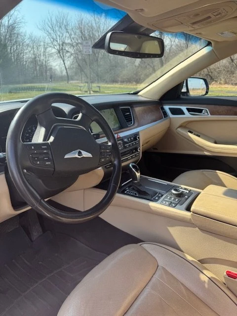 2015 Hyundai Genesis - Image 8 of 19