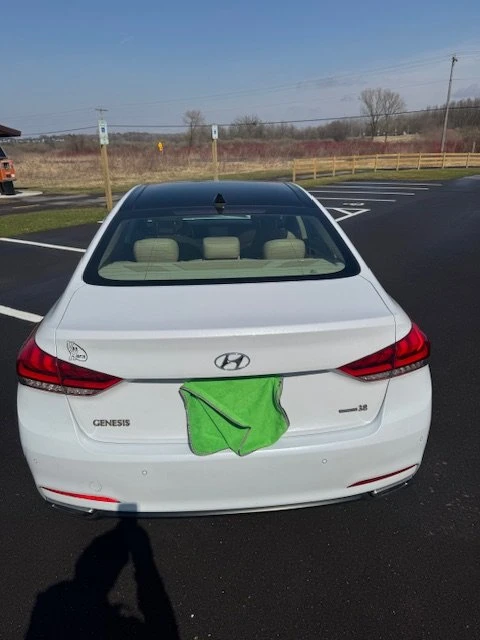 2015 Hyundai Genesis - Image 6 of 19
