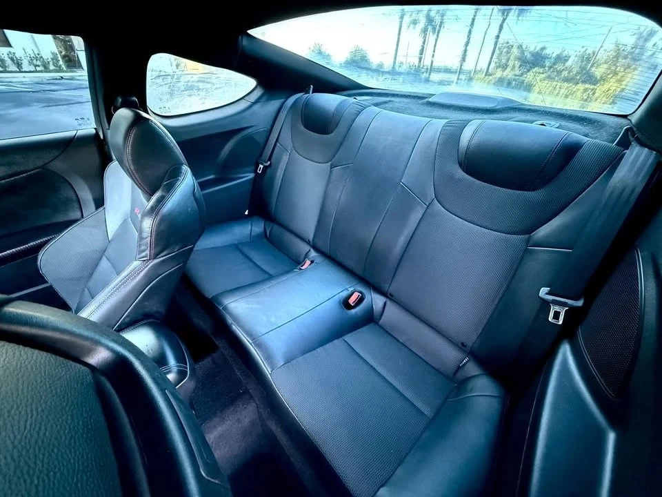 2015 Hyundai Genesis - Image 7 of 10