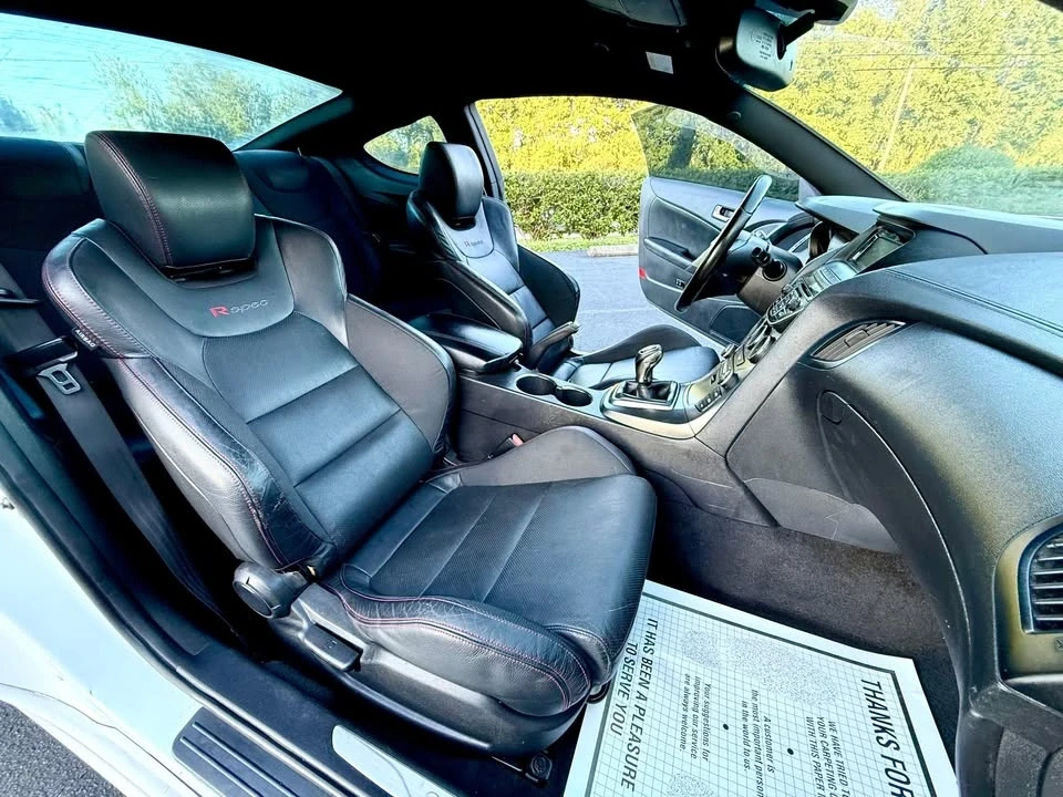 2015 Hyundai Genesis - Image 9 of 11