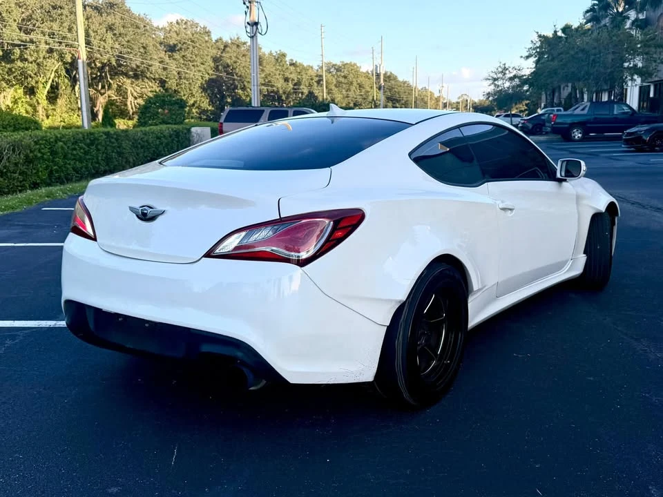 2015 Hyundai Genesis - Image 4 of 11