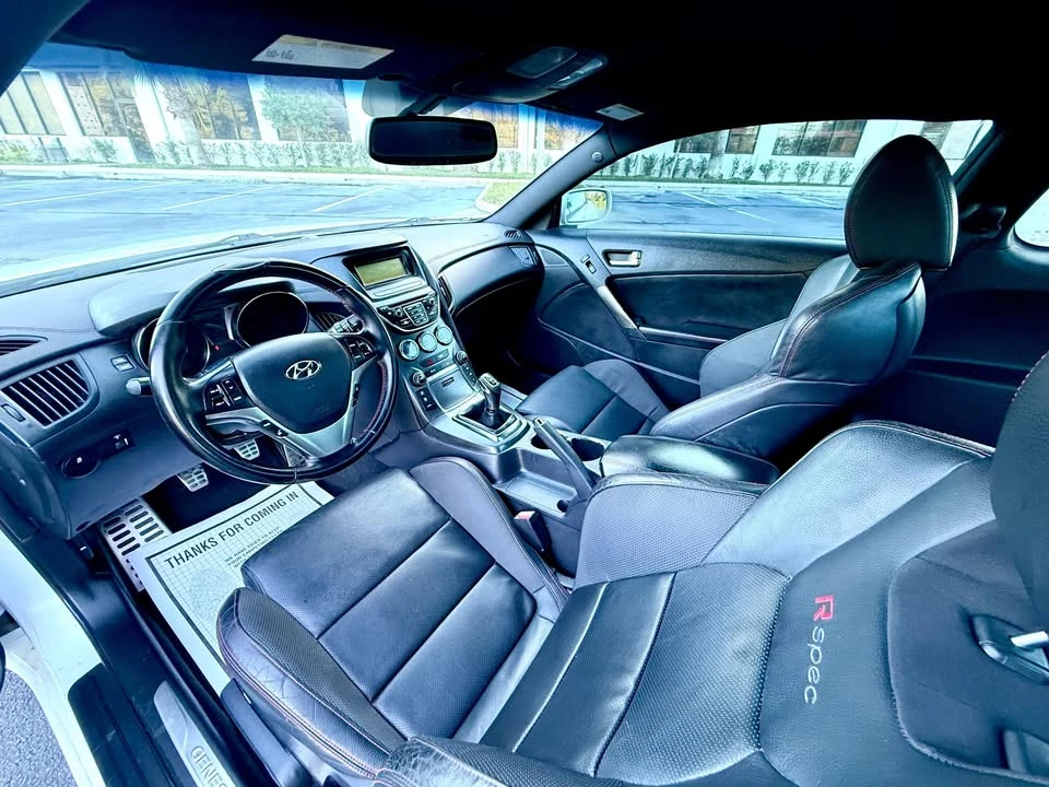 2015 Hyundai Genesis - Image 6 of 11