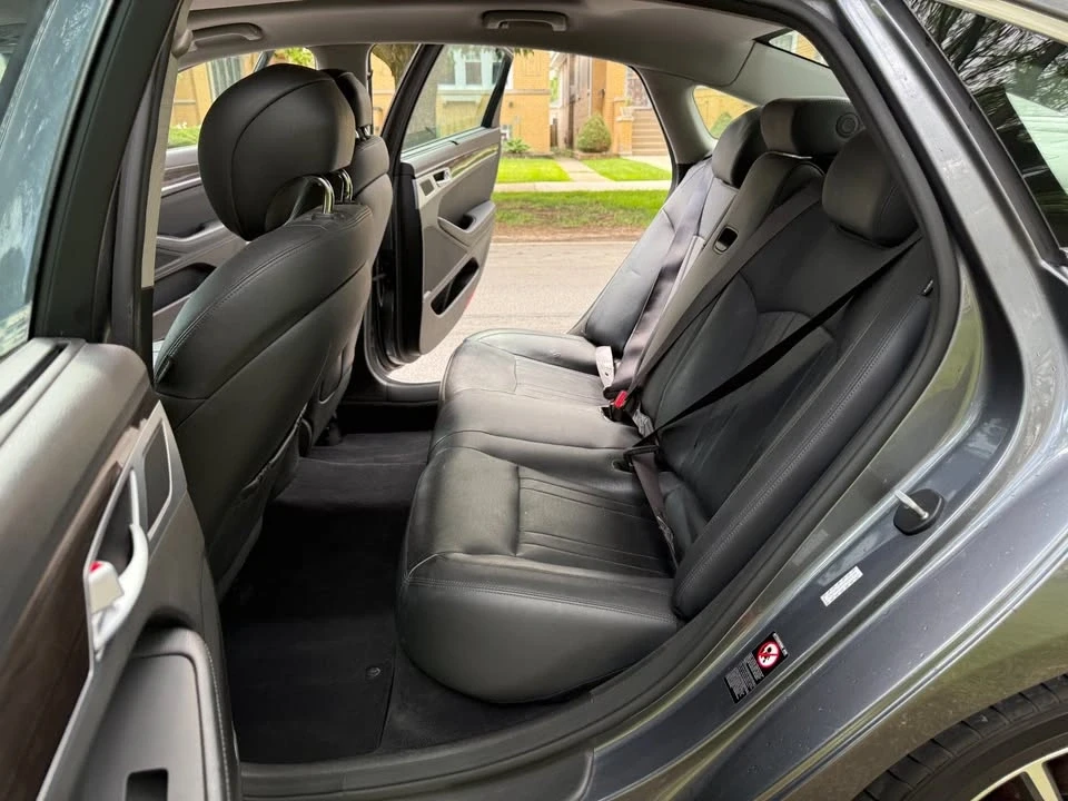 2015 Hyundai Genesis - Image 11 of 18
