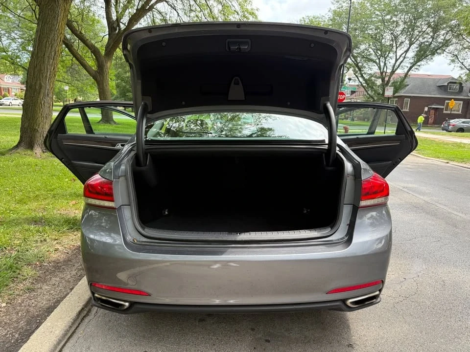 2015 Hyundai Genesis - Image 9 of 18