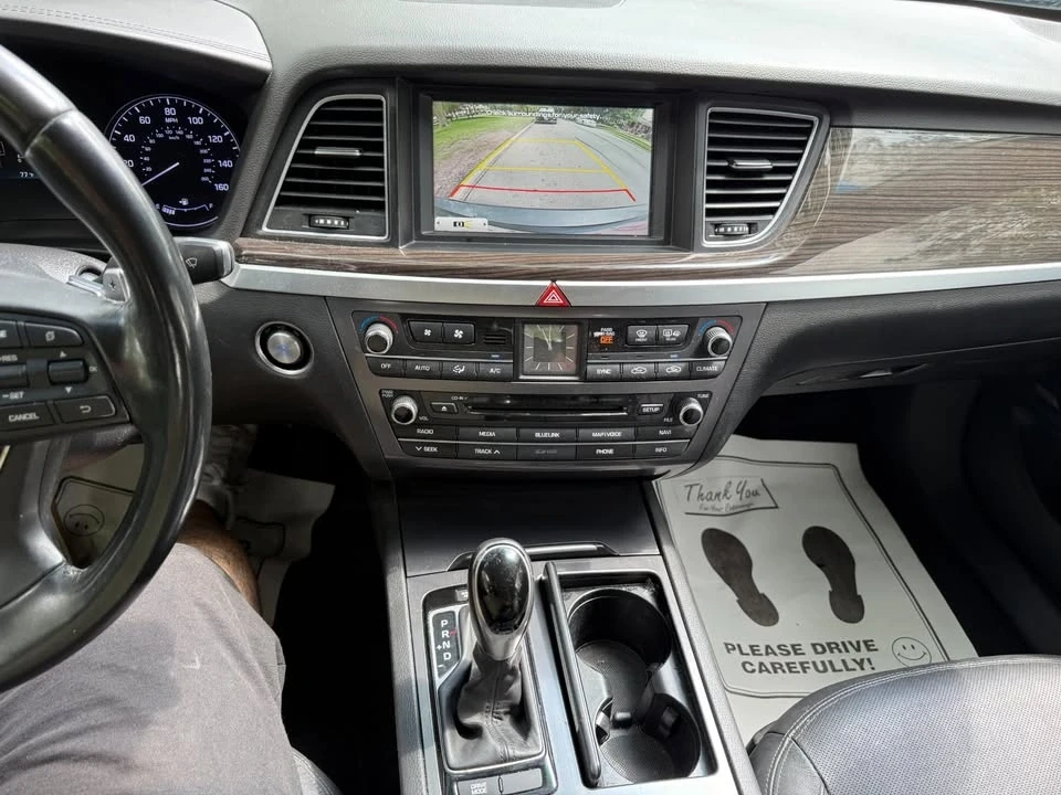 2015 Hyundai Genesis - Image 17 of 18