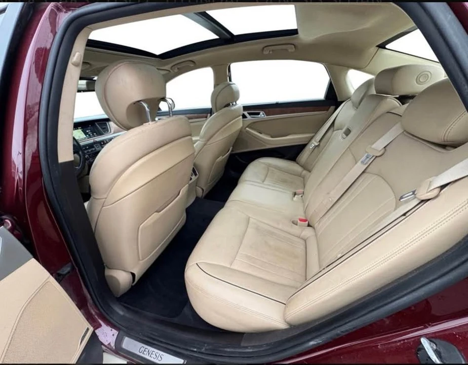 2015 Hyundai Genesis - Image 8 of 8
