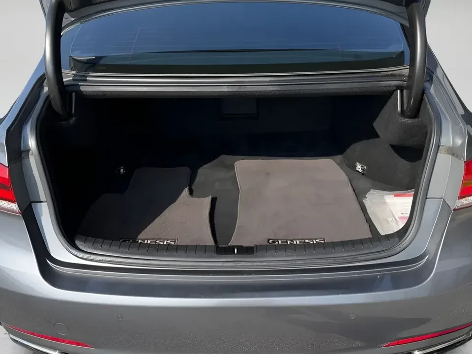 2015 Hyundai Genesis - Image 13 of 19