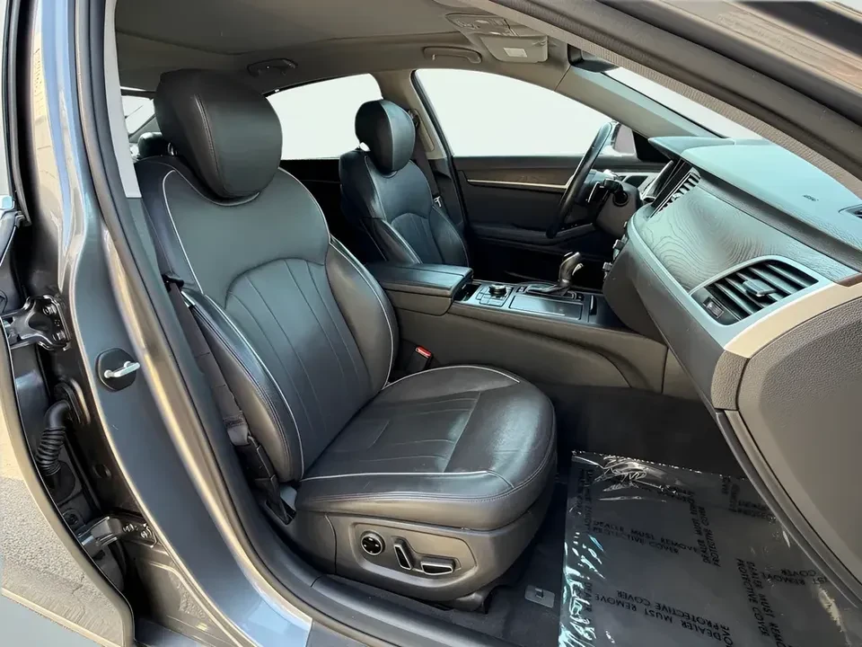 2015 Hyundai Genesis - Image 15 of 19