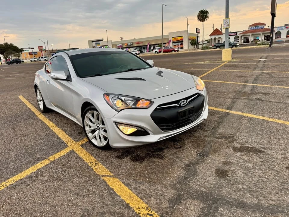 2015 Hyundai Genesis Coupe - Image 2 of 7