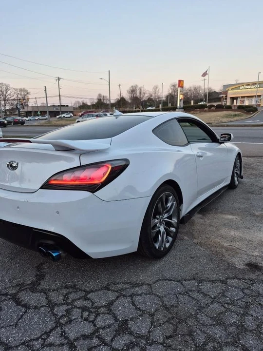 2015 Hyundai Genesis Coupe - Image 8 of 17