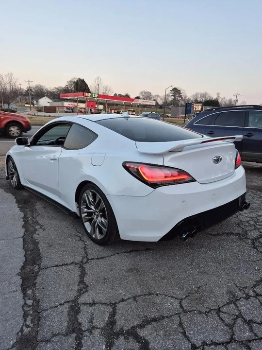 2015 Hyundai Genesis Coupe - Image 6 of 17