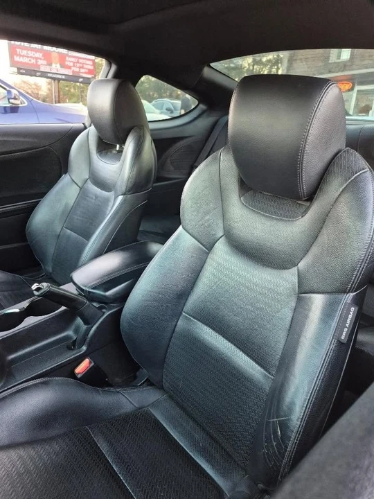 2015 Hyundai Genesis Coupe - Image 13 of 17