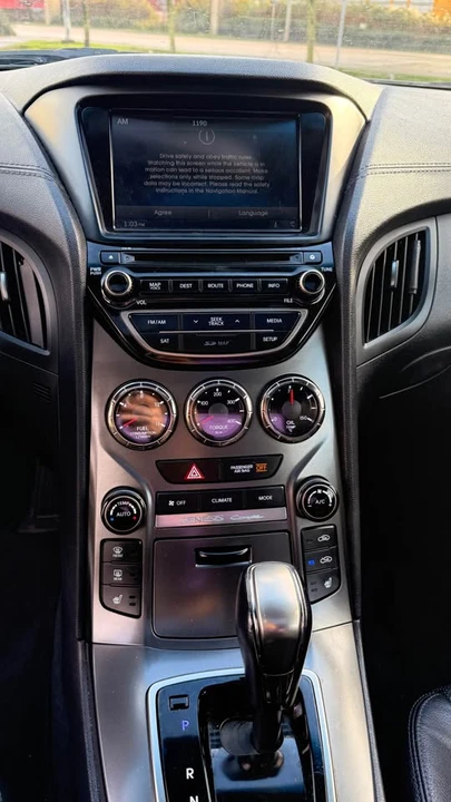 2015 Hyundai Genesis Coupe - Image 10 of 12