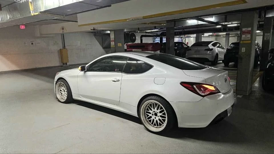 2015 Hyundai Genesis Coupe - Image 2 of 10
