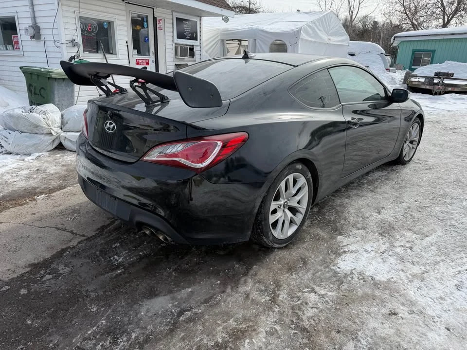 2015 Hyundai Genesis Coupe - Image 2 of 5