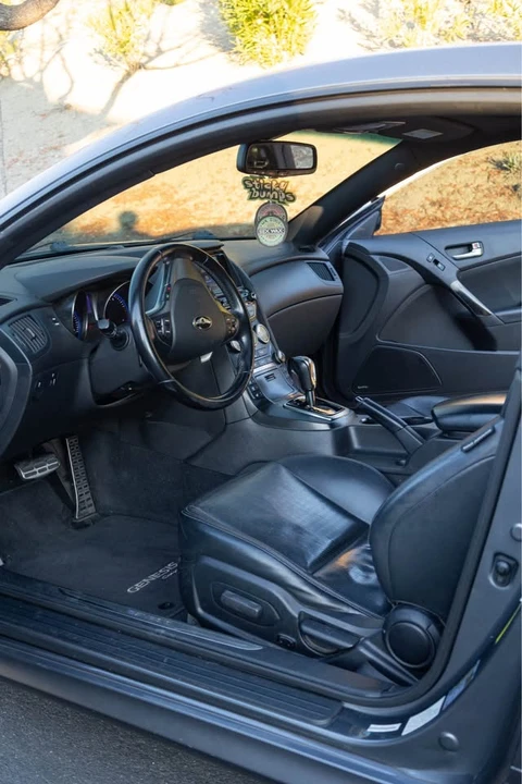 2015 Hyundai Genesis Coupe - Image 9 of 10