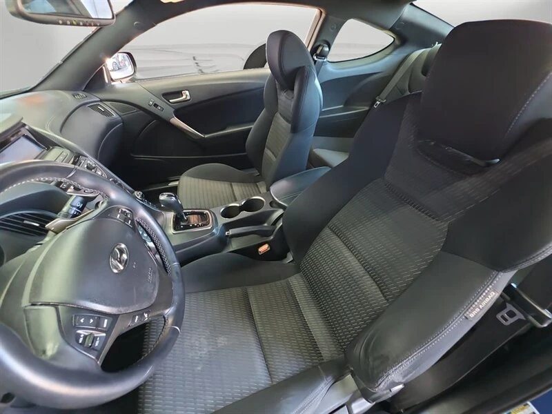 2015 Hyundai Genesis Coupe - Image 11 of 20