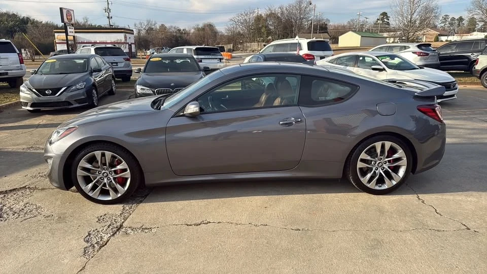 2015 Hyundai Genesis Coupe - Image 2 of 20