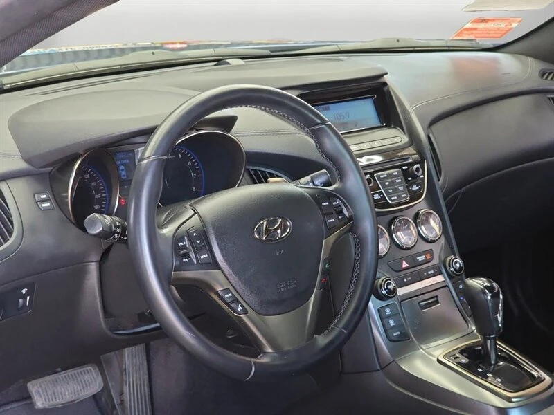 2015 Hyundai Genesis Coupe - Image 10 of 20