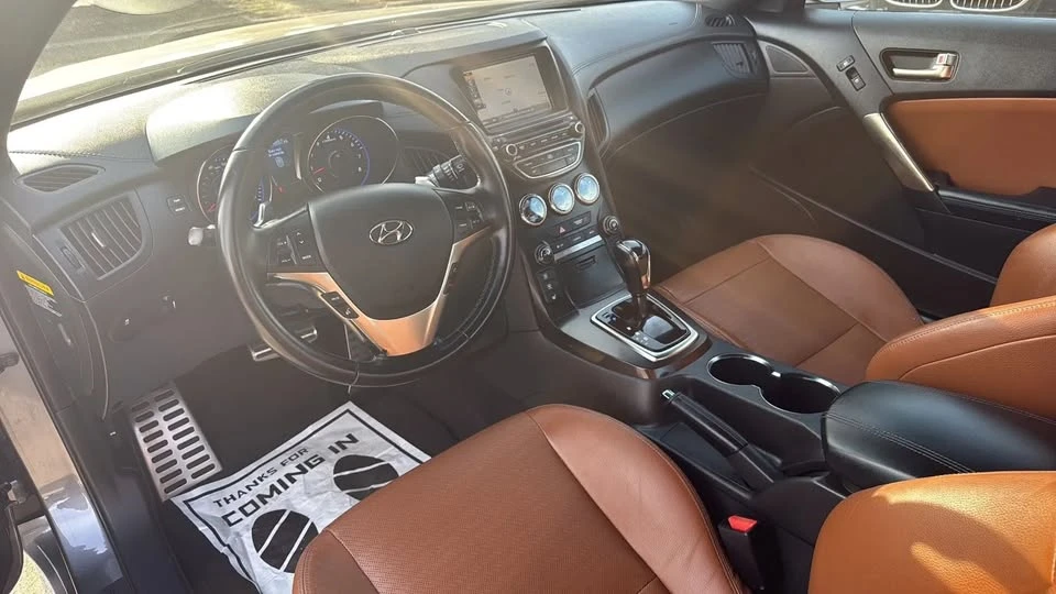 2015 Hyundai Genesis Coupe - Image 14 of 20