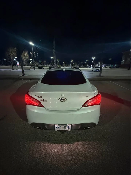2015 Hyundai Genesis Coupe - Image 5 of 12