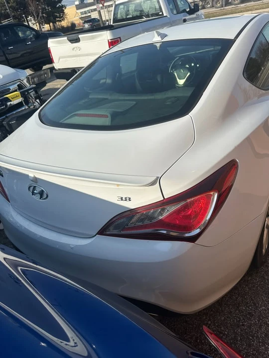 2015 Hyundai Genesis Coupe - Image 4 of 6