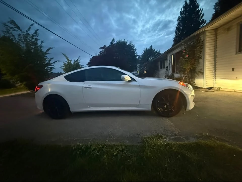 2015 Hyundai Genesis Coupe - Image 4 of 9