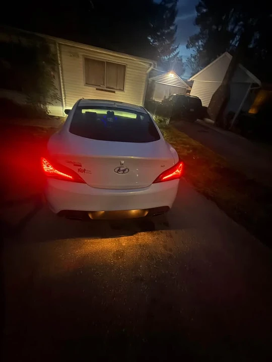 2015 Hyundai Genesis Coupe - Image 2 of 9